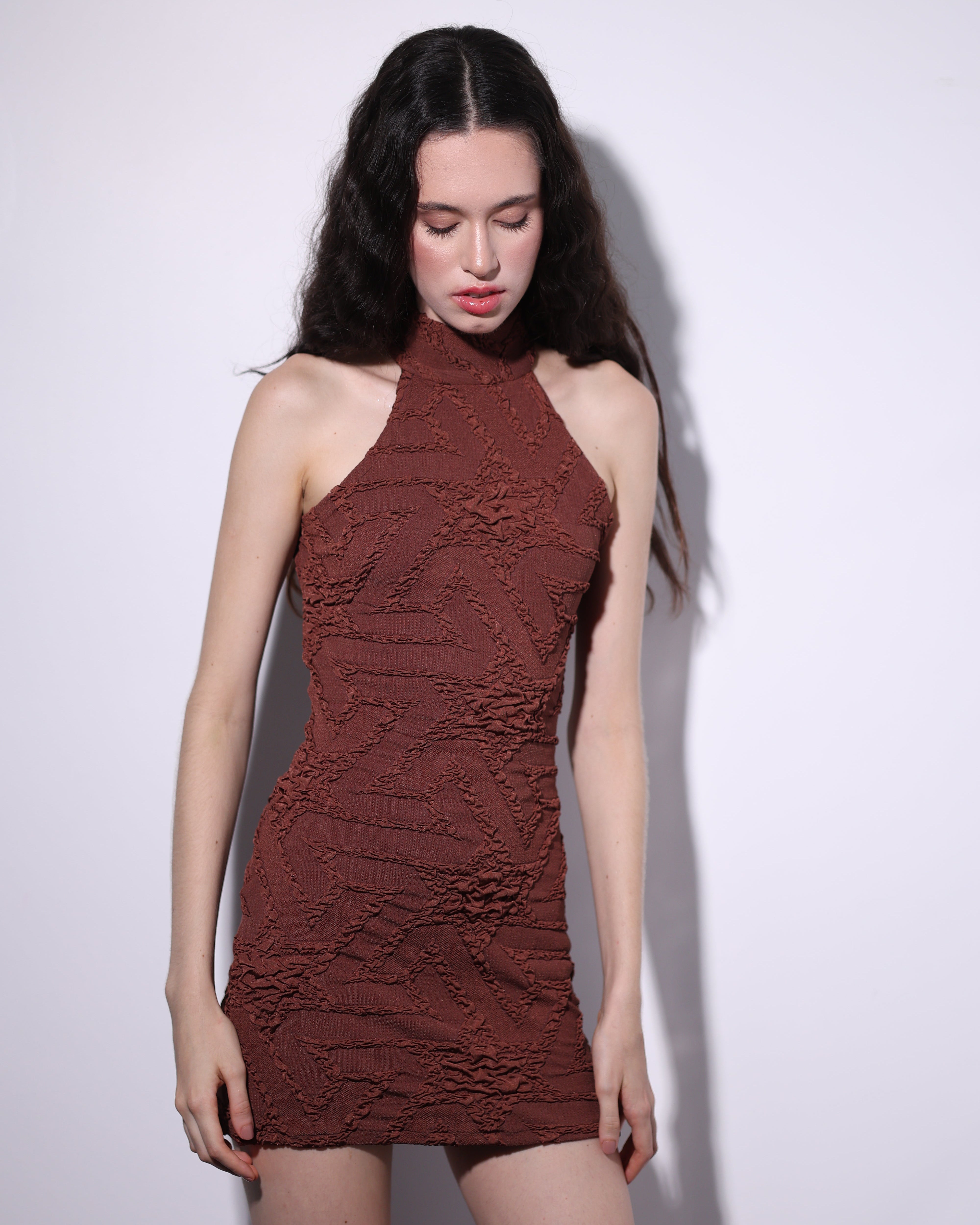 VESTIDO MARESA MARROM CURTO