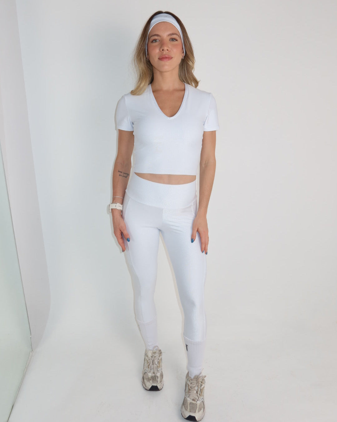 TOP BLUSINHA COM MANGA BRANCO