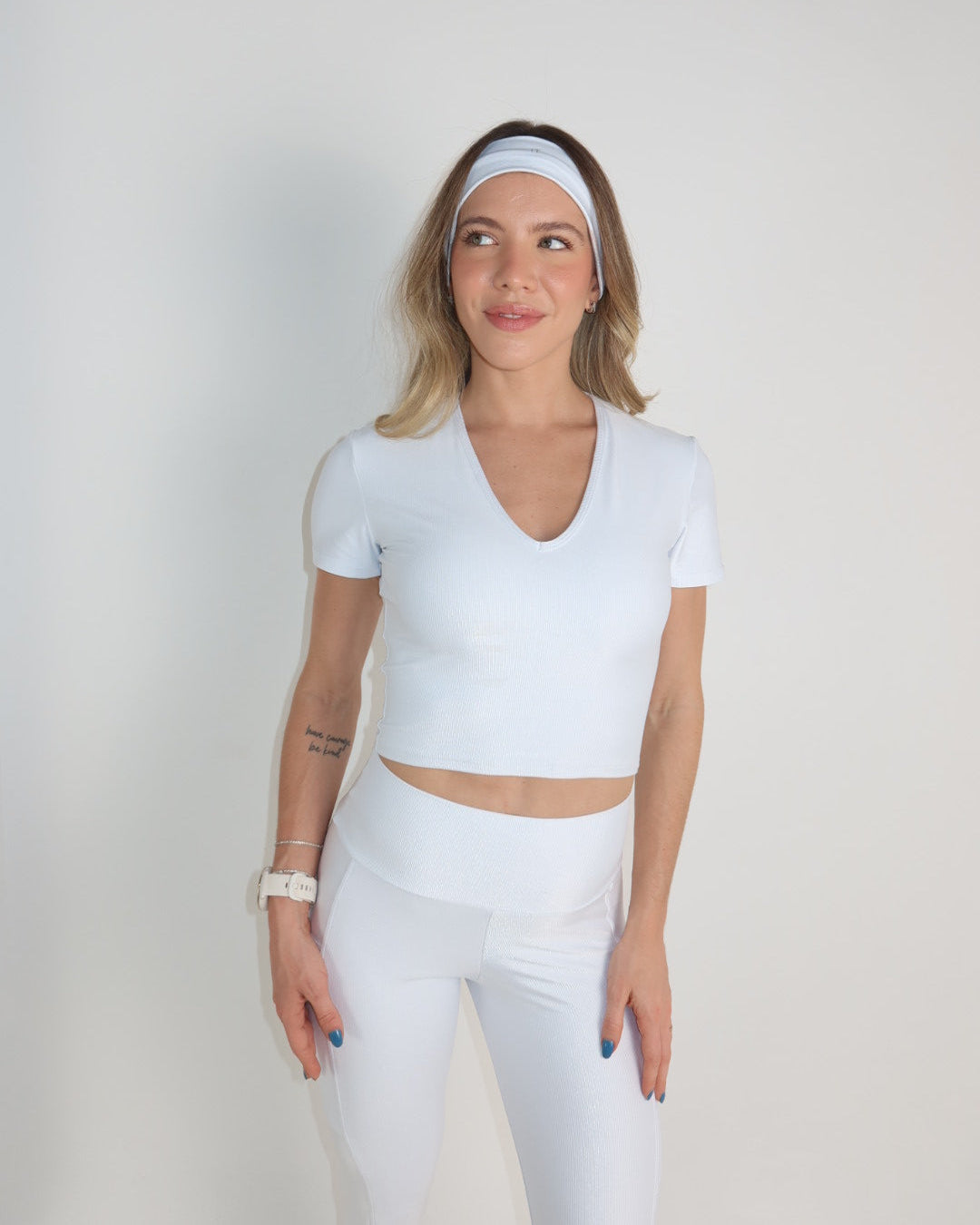 TOP BLUSINHA COM MANGA BRANCO