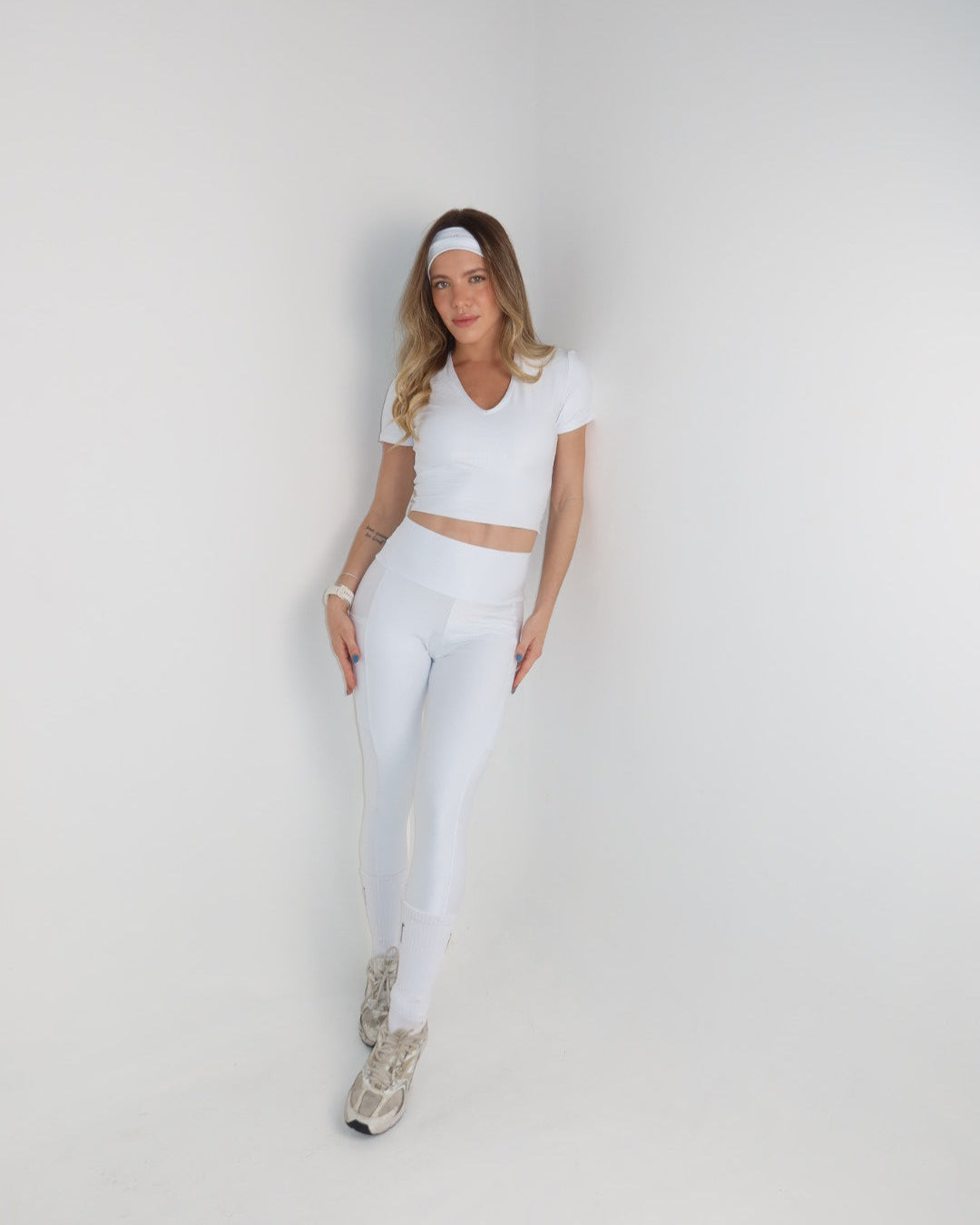 TOP BLUSINHA COM MANGA BRANCO