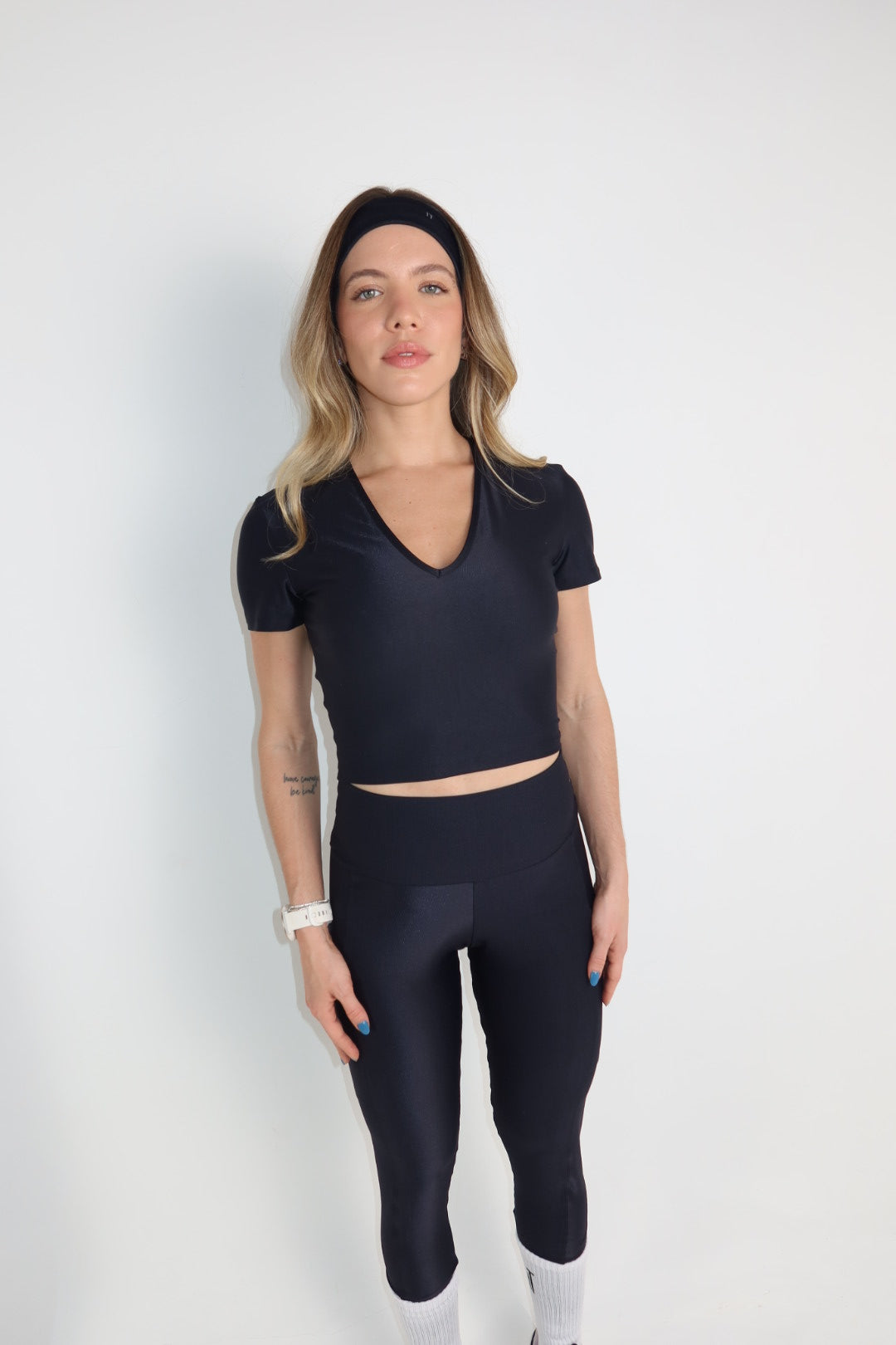 CALÇA COM BOLSO PRETA