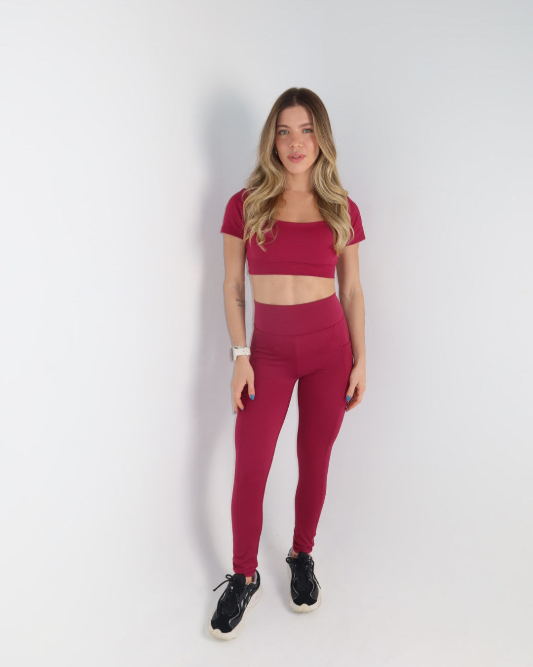 TOP MANGA CURTA CEREJA + CALÇA WORKOUT CEREJA