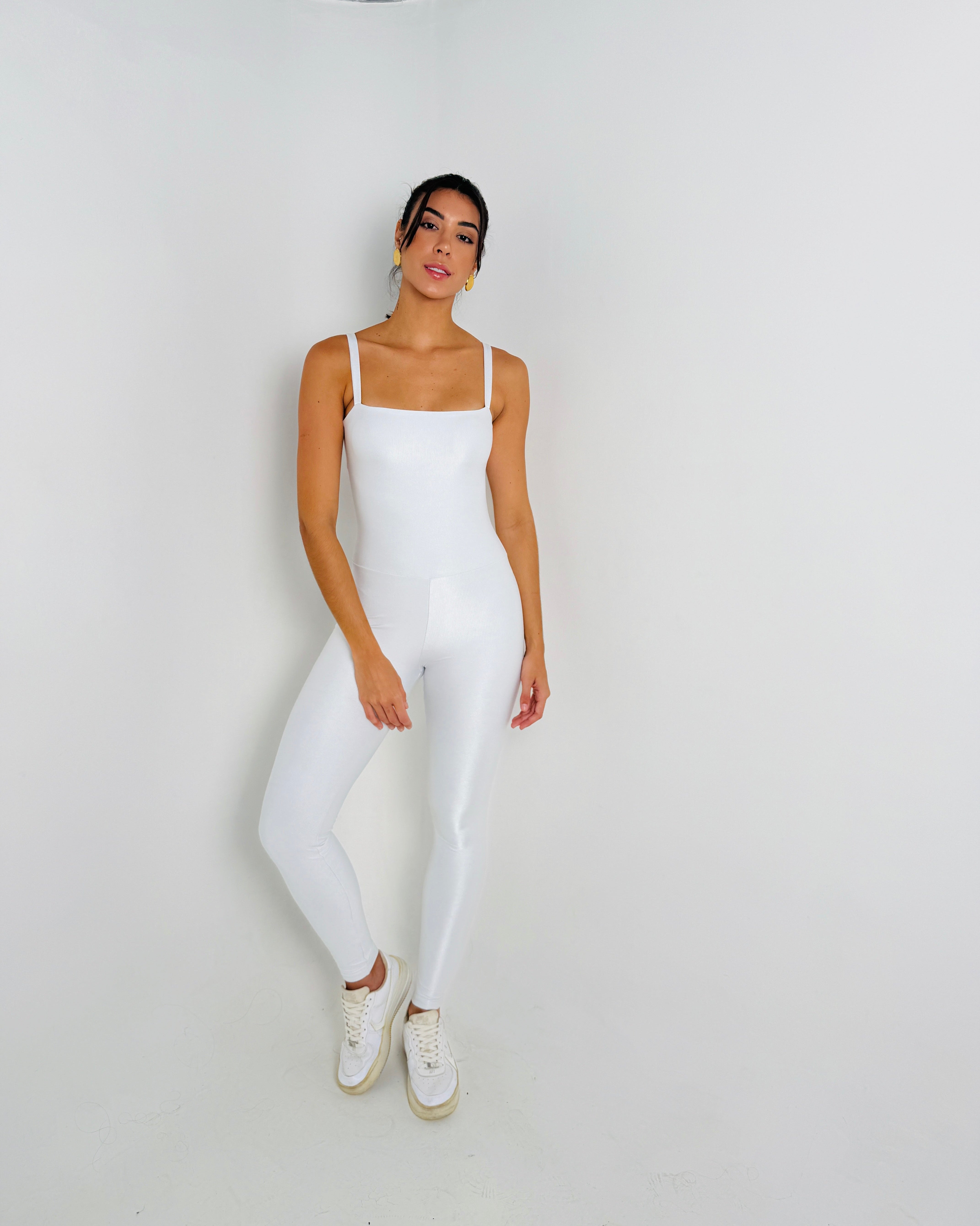 MACACÃO LONGO DECOTE RETO BRANCO