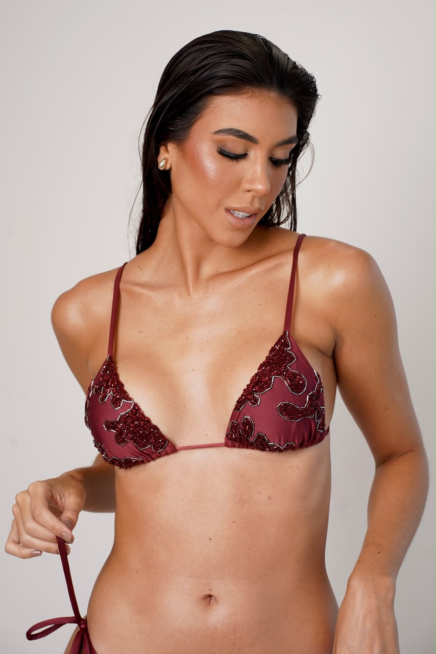 TOP ROUGE BORDADO