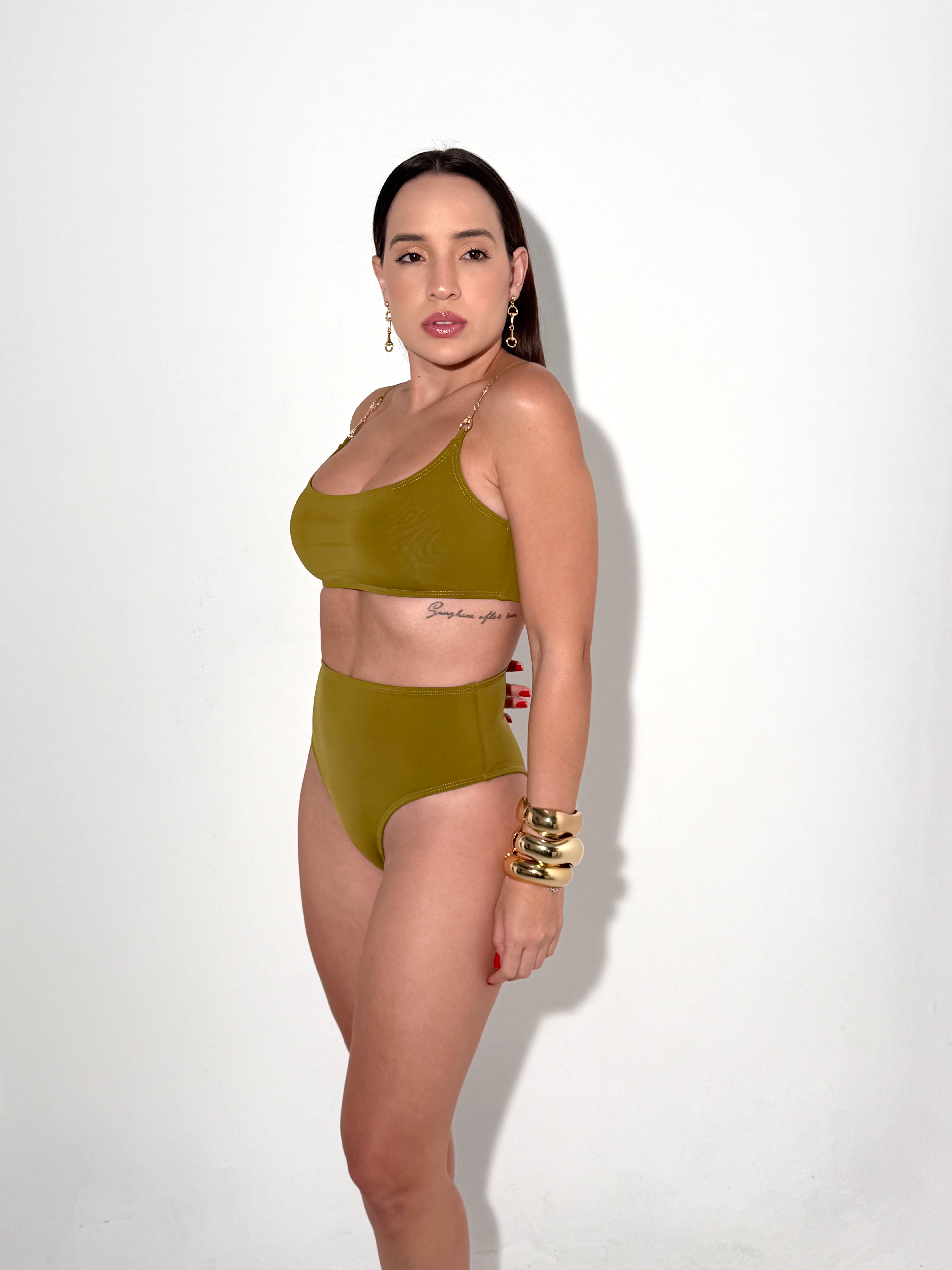 TOP ALICE LOU VERDE + HOT ALICE VERDE
