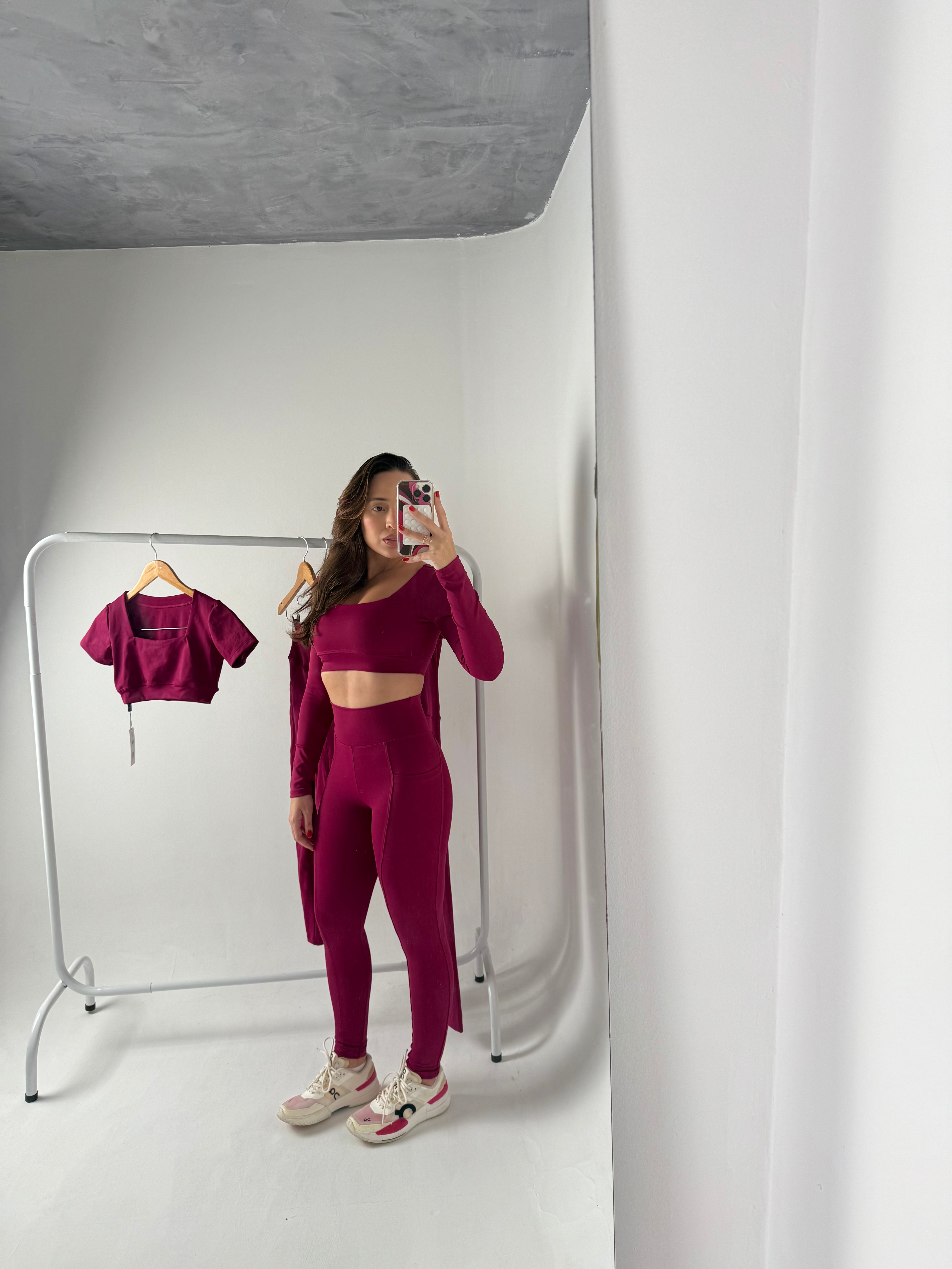 TOP MANGA LONGA CEREJA