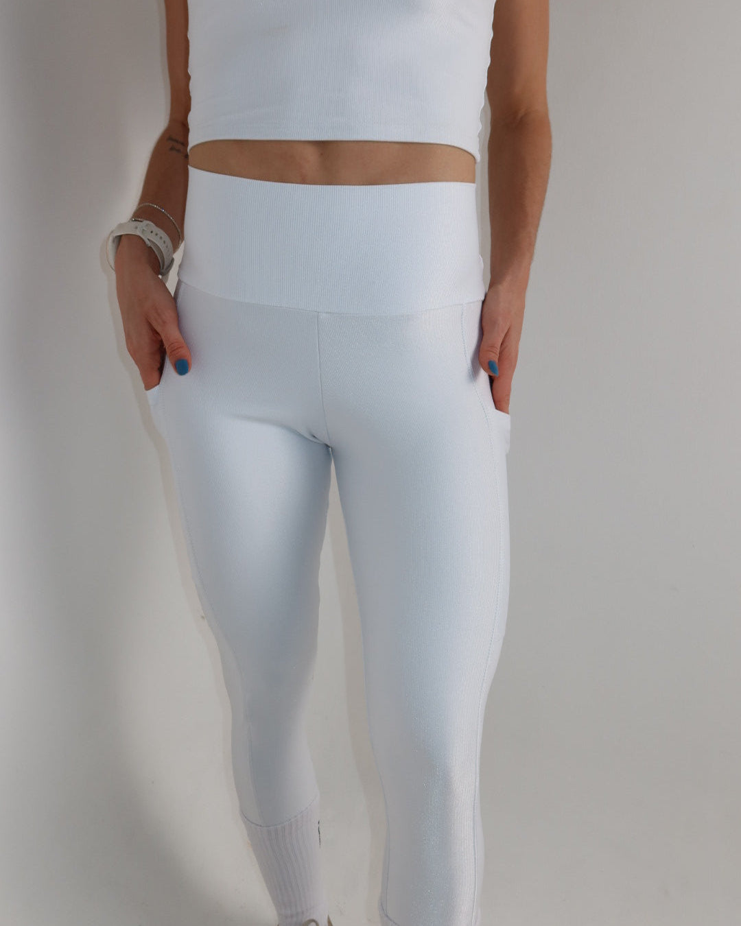 CALÇA COM BOLSO BRANCA