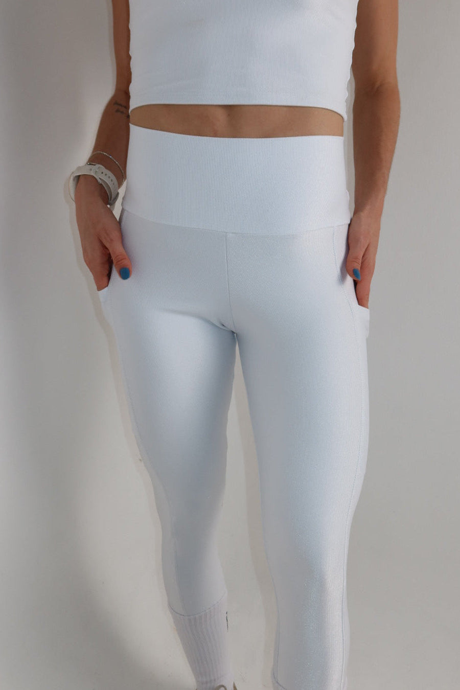 CALÇA COM BOLSO BRANCA