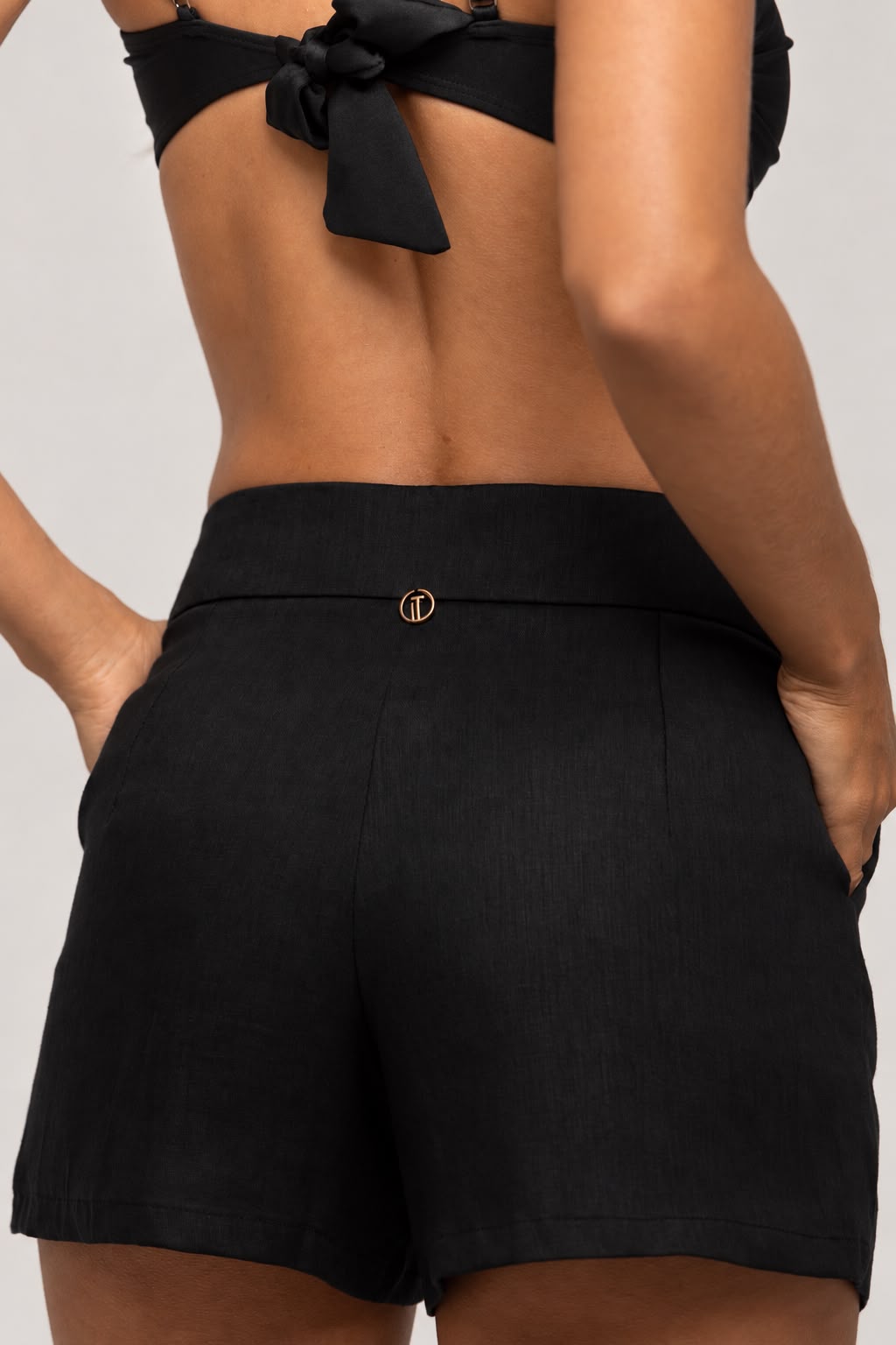 SHORT PURO LINHO PRETO
